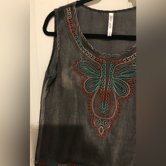 Mur Mur Anthropologie Sleeveless Distressed Black Embroidered Top Sz Medium - Picture 9 of 9